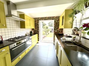 Kitchen- click for photo gallery